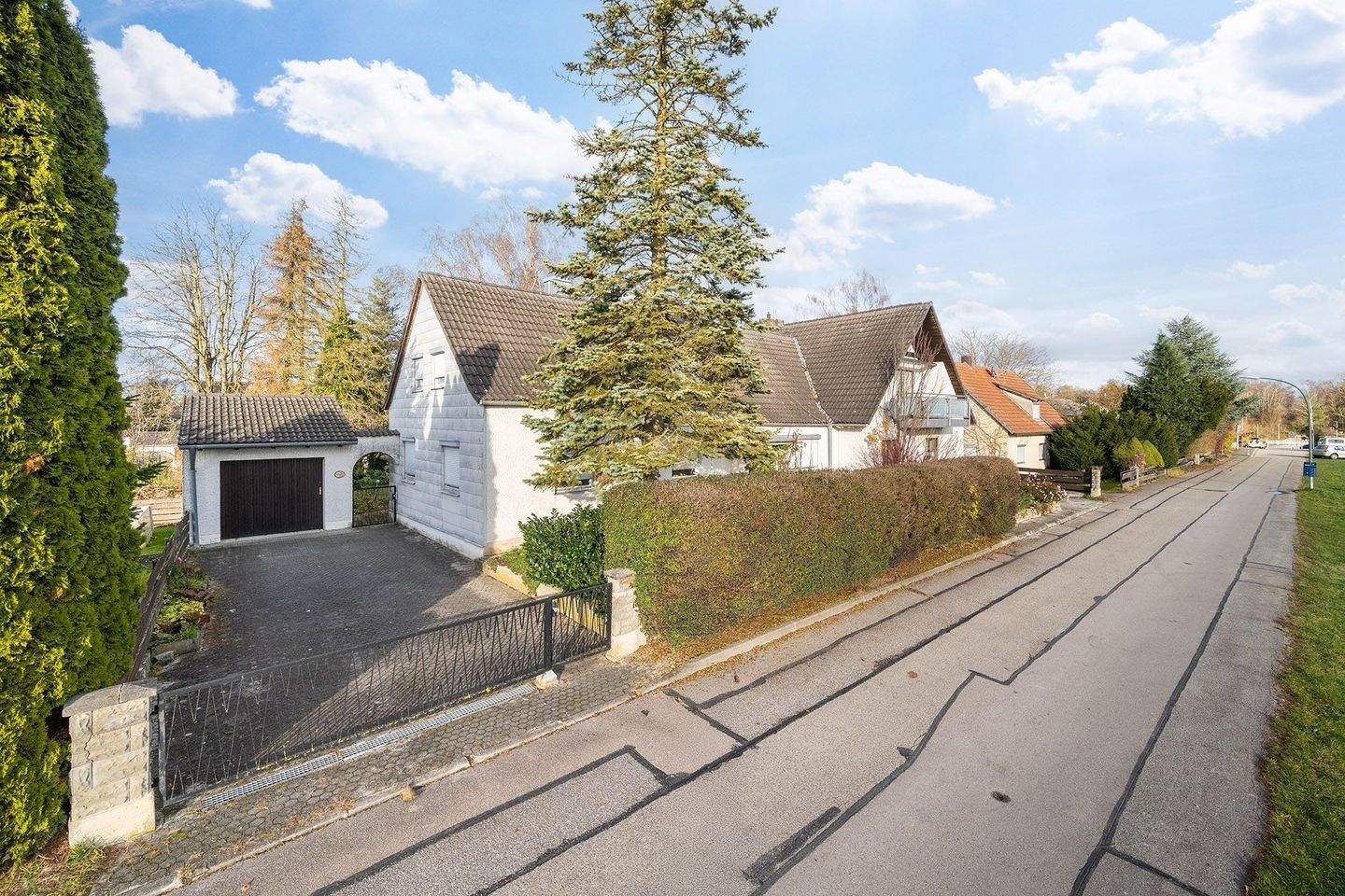 Sanierungsbedürftiges Einfamilienhaus in Langengeisling, 85435 Erding
