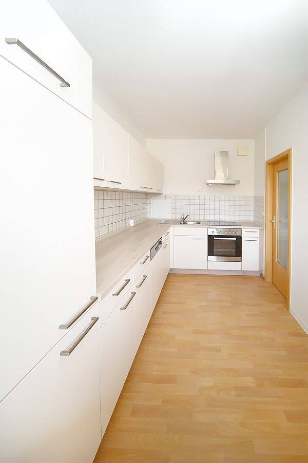 3 Raumwohnung mit verglastem Balkon und Einbauküche, 6295 Bornstedt