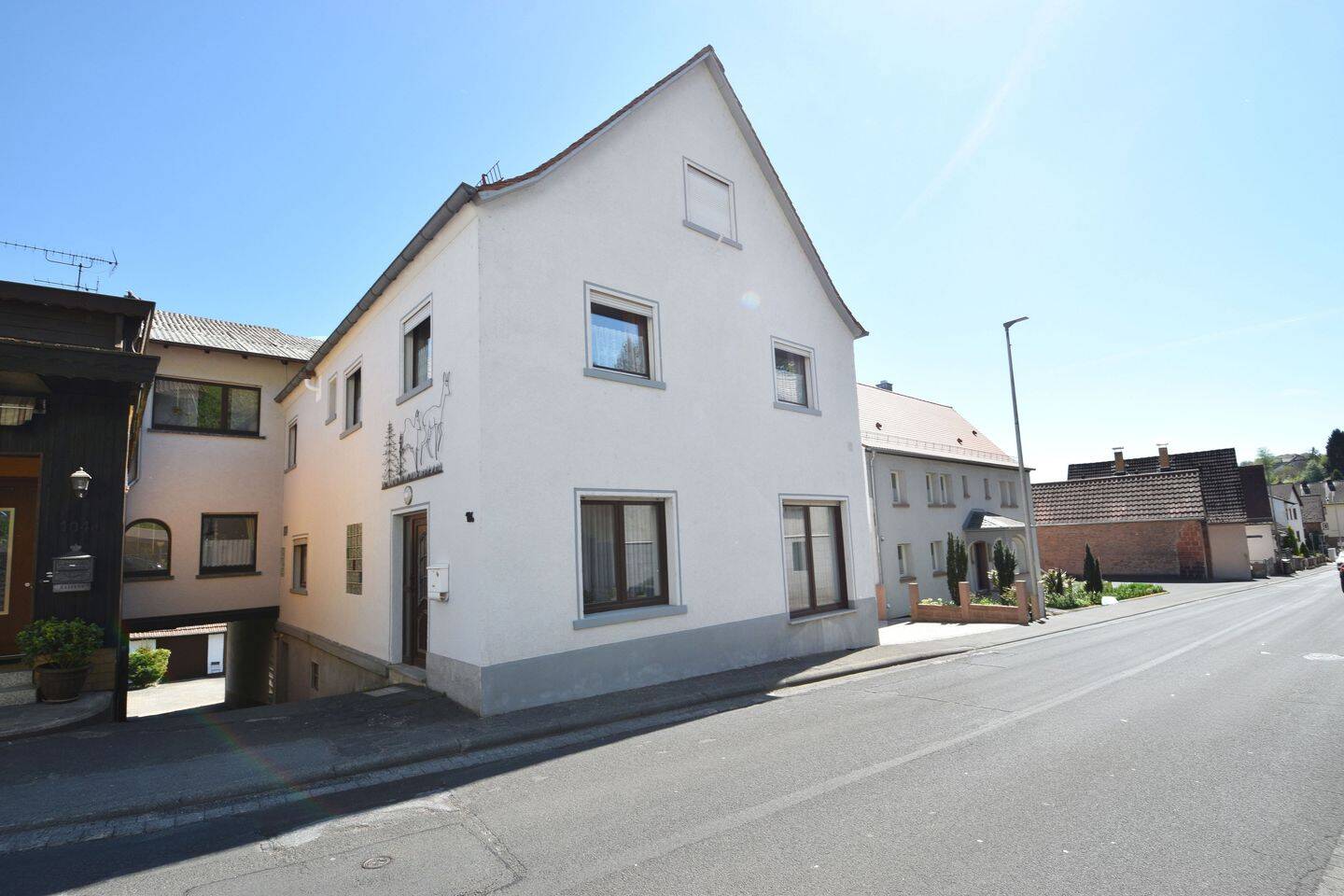 Wohnen im Grünen – Großzügiges Einfamilienhaus mit Entwicklungspotenzial!, 63872 Heimbuchenthal