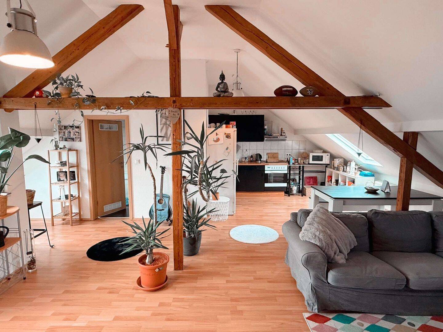 Schöne Dachgeschosswohnung im Altbau – Loggia, Tageslichtbad, 3 ZKB, 56076 Koblenz (Ehrenbreitstein Horchheim Horchheimer Höhe Pfaffendorf Pfaffendorfer Höhe)