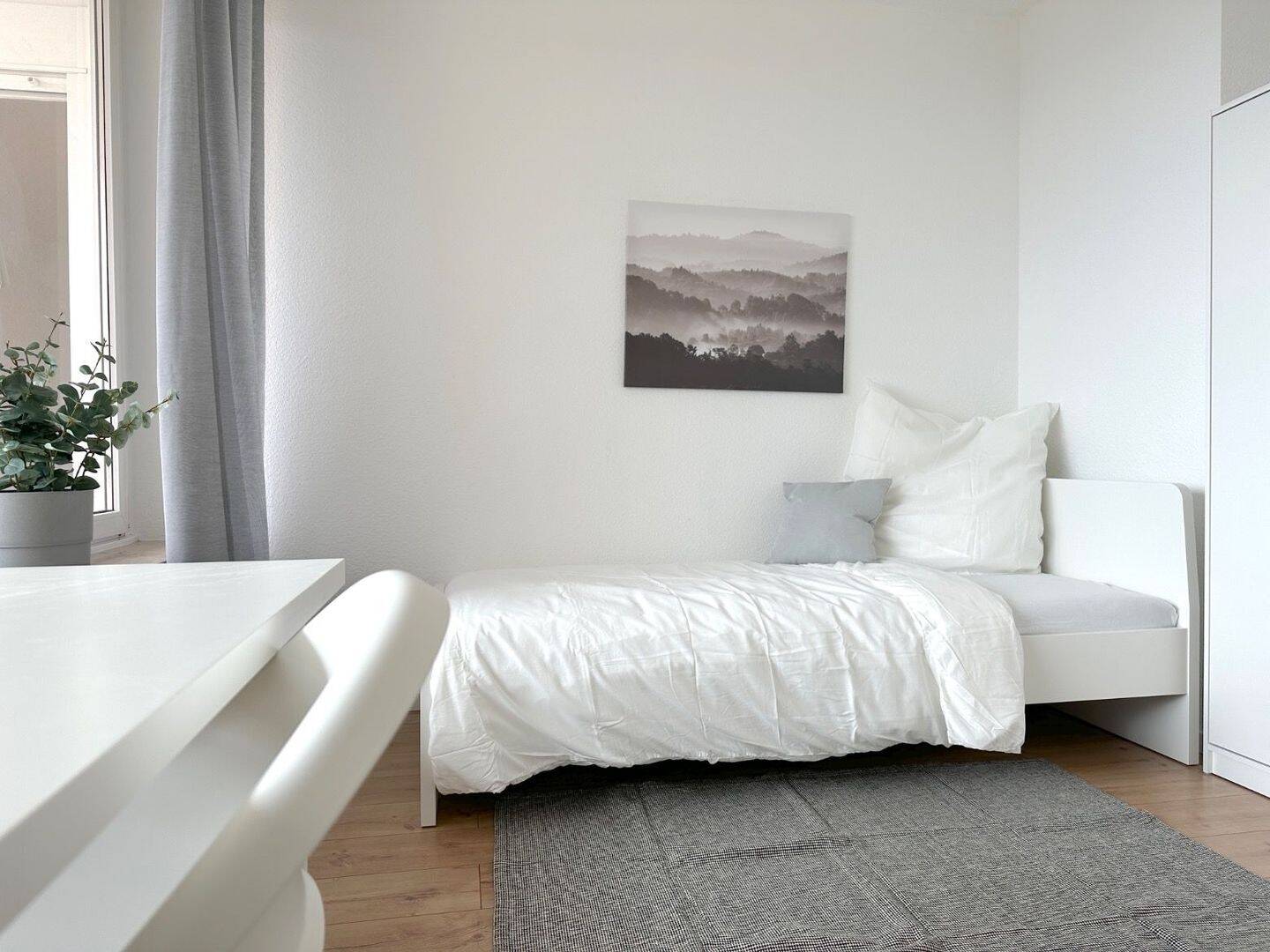 ?? Möbliertes Zimmer frei in moderner 6er-WG – Wasgaustraße 45, Frankfurt am Main! – ab dem 01.09, 65929 Frankfurt am Main (Höchst Schwanheim Unterliederbach)