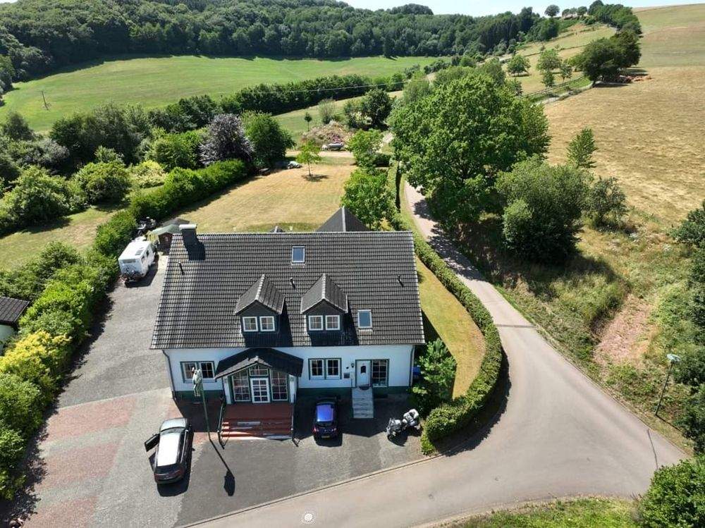 „Ein Haus voller Möglichkeiten – Ferienhaus und Pension in ruhiger Lage der Südeifel“, 54636 Bettingen