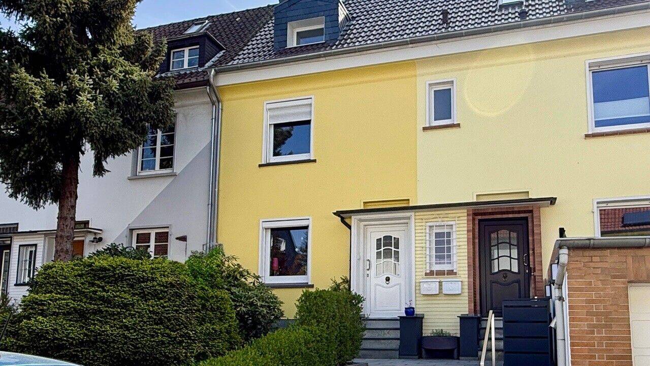 Reihenmittelhaus mit Terrasse und Garten in Wuppertal-Oberbarmen/Grenze Langerfeld, 42277 Wuppertal (Barmen)