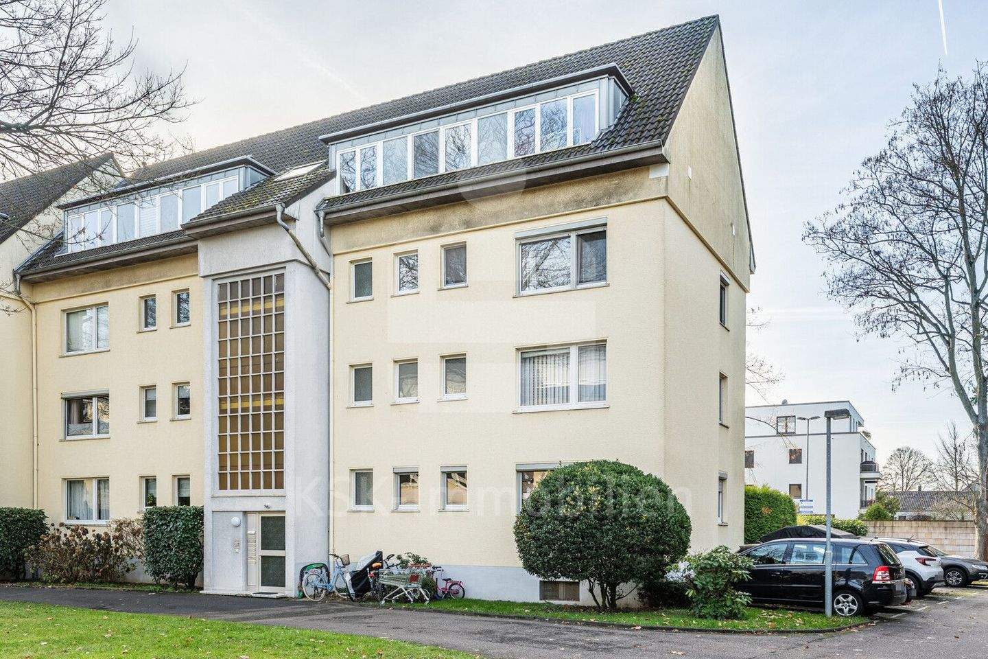 Vermietete 3-Zimmerwohnung mit Balkon in Rheinnähe!, 50999 Köln (Rodenkirchen Hahnwald Sürth Weiß)