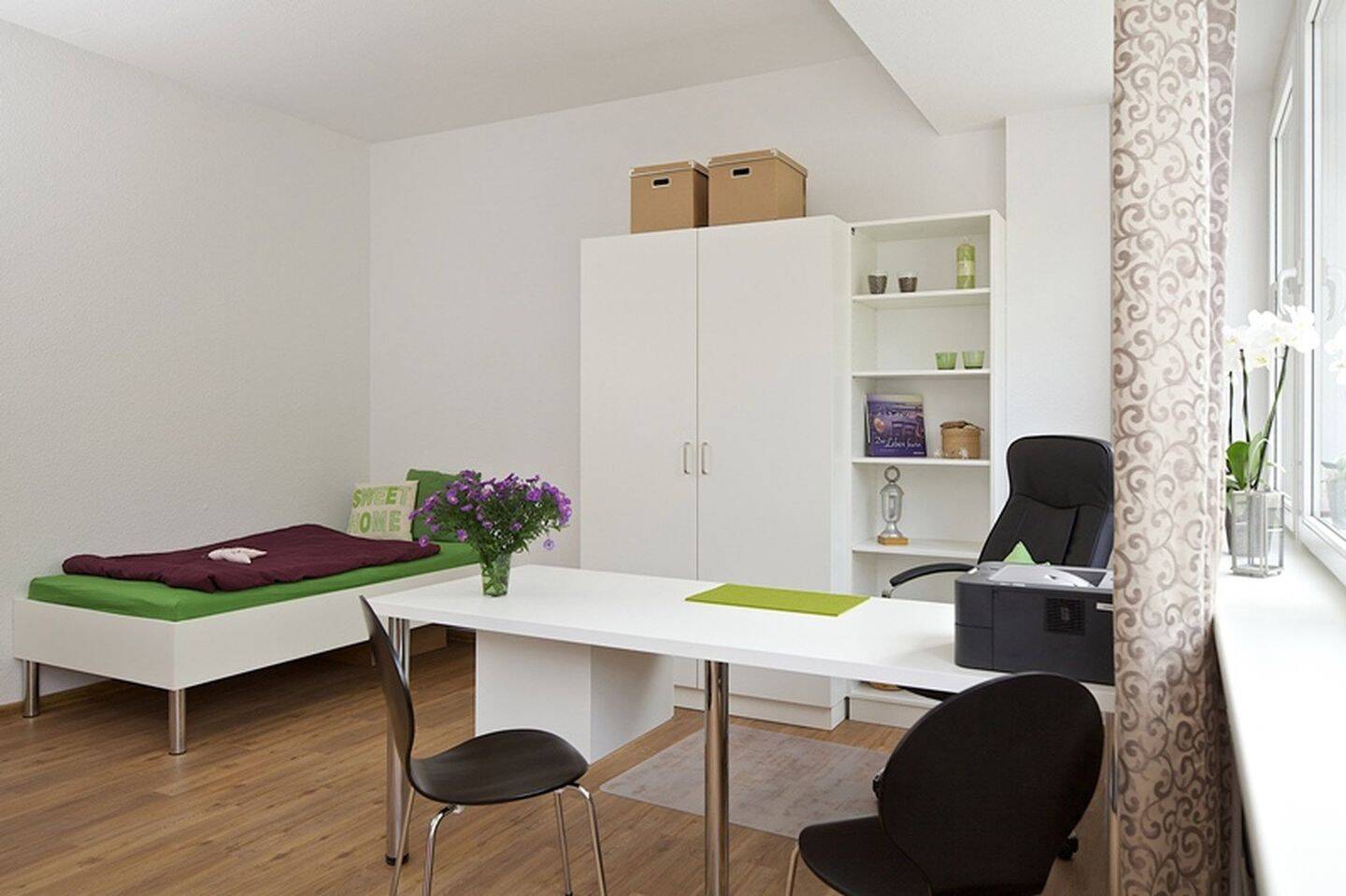 Azubi`s, Studenten, Schüler aufgepasst….freie Zimmer in Apartments zu vermieten!, 1069 Dresden