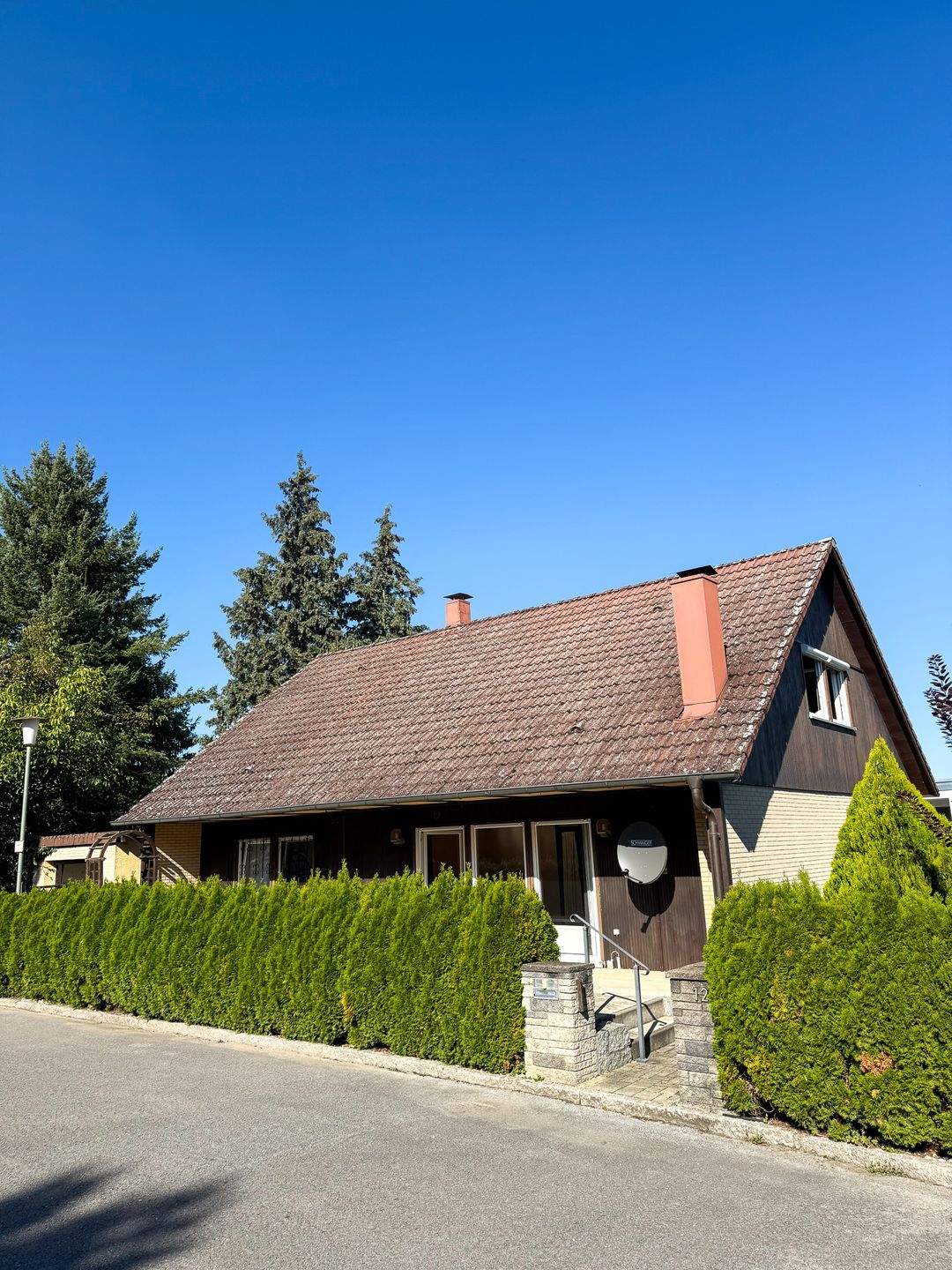 Familienfreundliches Einfamilienhaus mit Garten und Garage, 75175 Pforzheim