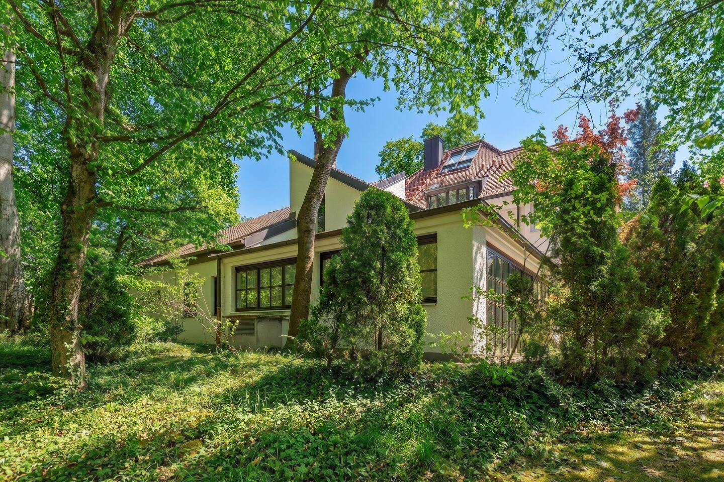 Prinz-Ludwigs-Höhe: Stilvolle, sehr ruhig gelegene Maisonettewohnung mit „Haus im Haus“-Charakter, 81479 München (Thalk. Obersendl.-Forsten-Fürstenr.-Solln)