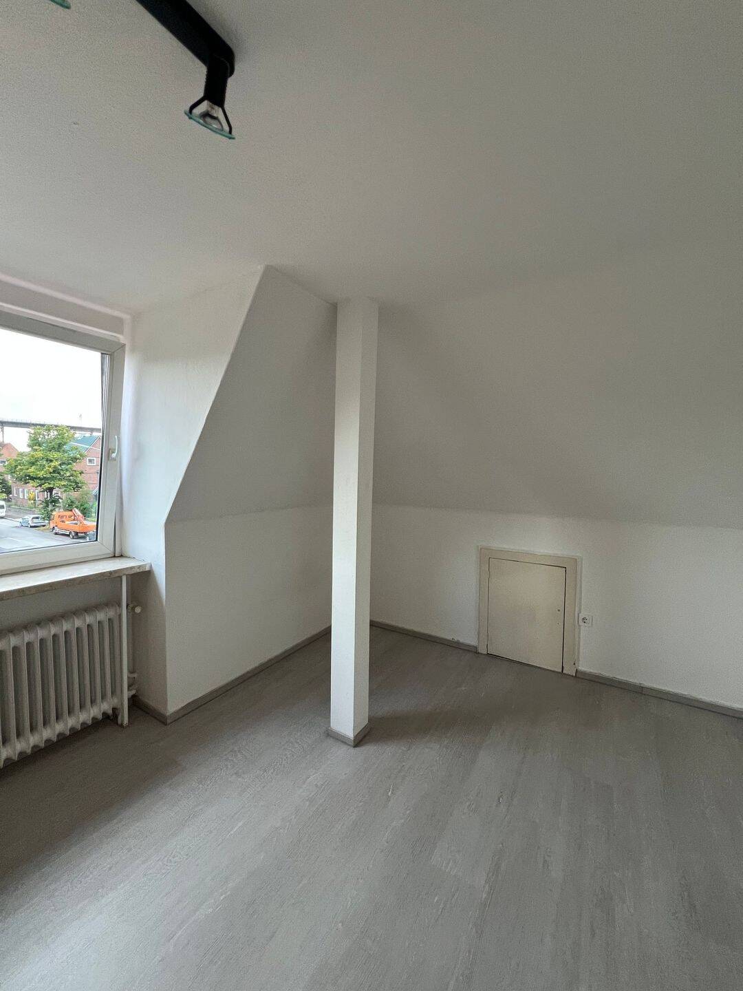 4 Zimmer im DG mit Balkon in Rendsburg, 24768 Schülp b. Rendsburg