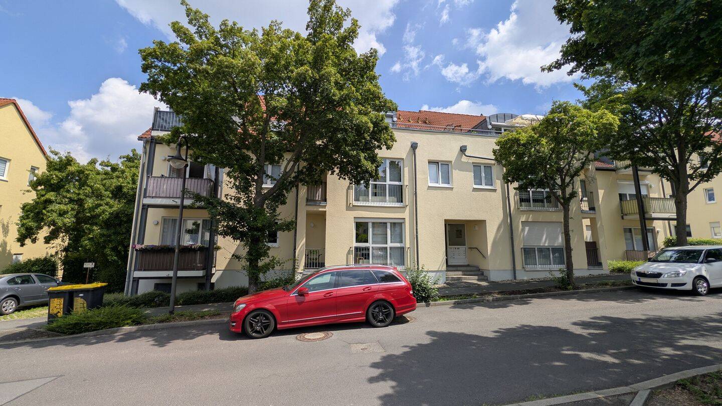 Vermietete 2-Raum-Wohnung mit Süd-West-Balkon und TG-Stellplatz in Dresden-Kleinpestitz-Mockritz, 1217 Dresden (Kleinpestitz/Mockritz Leubnitz-Neuostra Räcknitz/Zschertnitz Strehlen Südvorstadt-Ost)