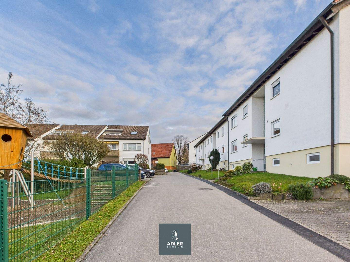 Südseitige 4-Zimmer-Wohnung mit Balkon & Tiefgarage in Marbach, 71672 Ludwigsburg