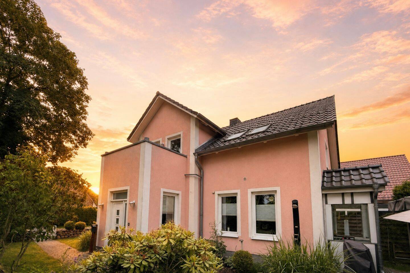 Kernsanierte Altbauvilla mit traumhaften Familiengarten und großem Außenpool, 23863 Bargfeld-Stegen