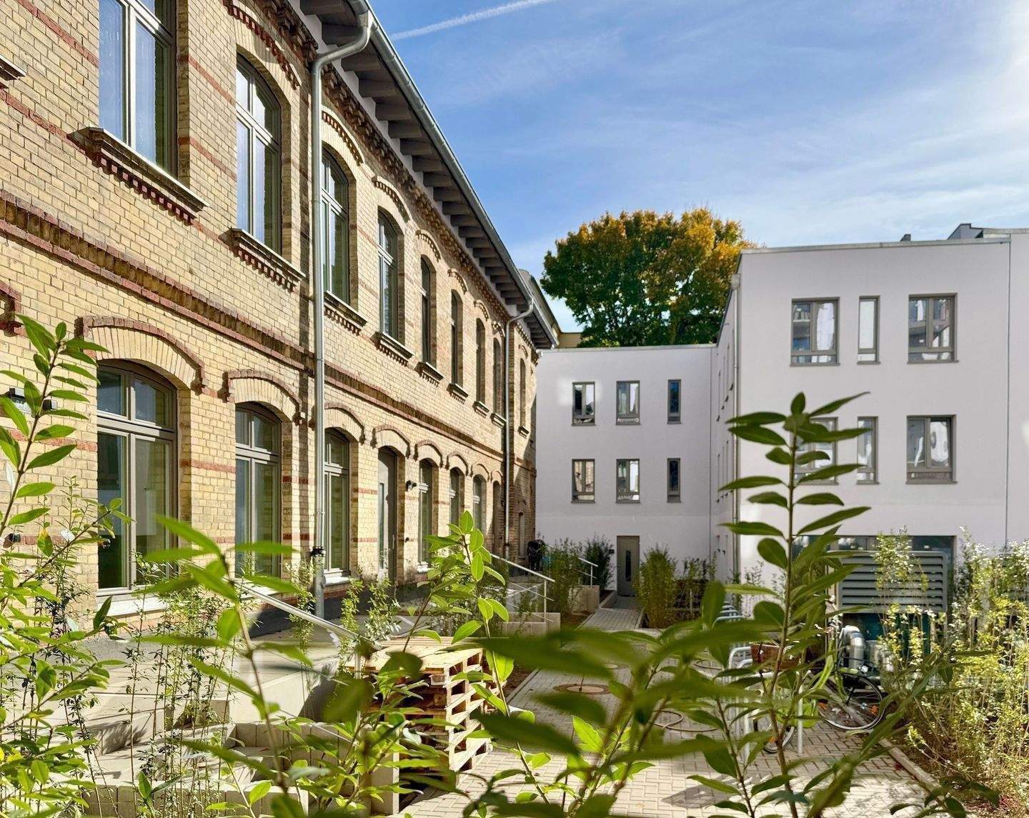 Erstbezug: Charmante Maisonette mit Terrasse in historischer Remise, 13088 Berlin (Pankow)