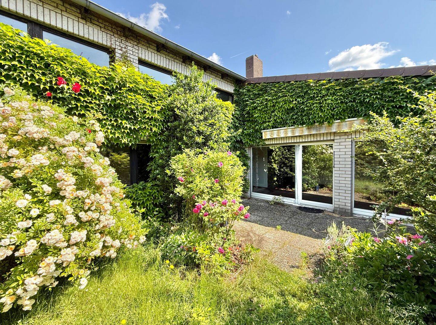 Individuelles & großzügiges Architektenreihenhaus mit schönem Garten in beliebter Lage, 30916 Isernhagen