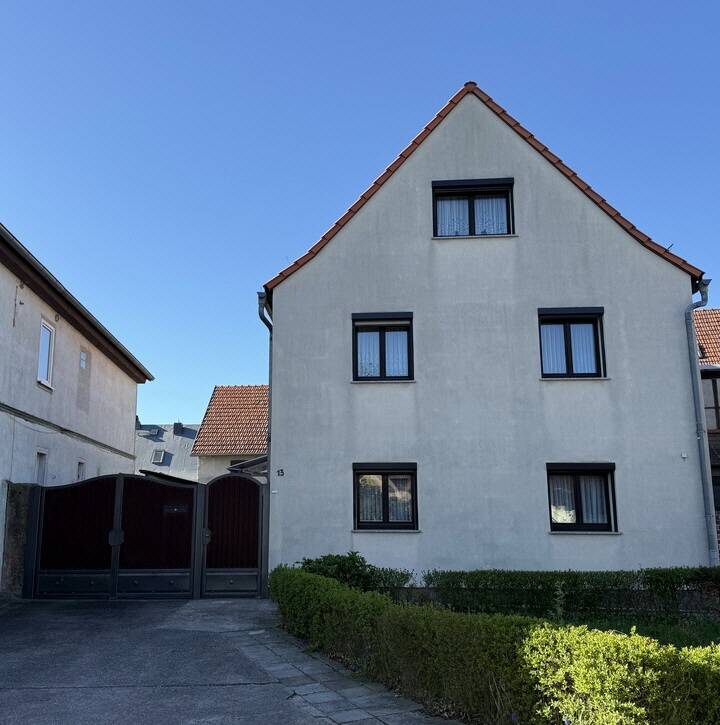 Einfamilienhaus mit großem Nebengelass, 99869 Drei Gleichen