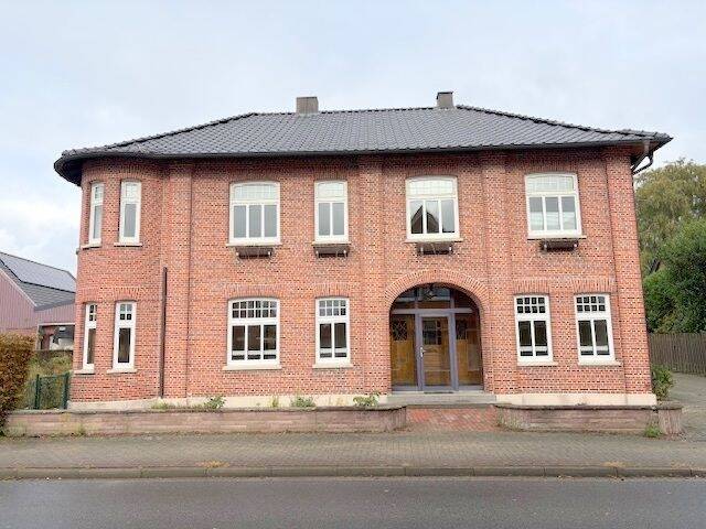 !!!Gehobene Gewerbeimmobilie mit ausreichend Platz für eine Praxis oder Büroeinheit!!!, 49757 Lahn