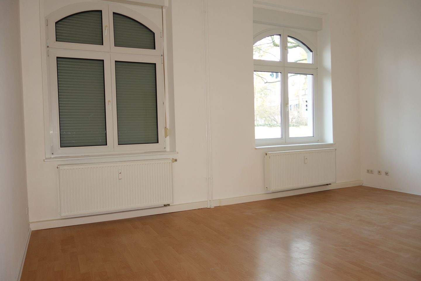 HELLE GERÄUMIGE 1-ZIMMER-ERDGESCHOSS-WOHNUNG mit PARK gegenüber – nahe Kita, Waldgrundschule, Lehnitzsee + Polizeischule, 16515 Oranienburg