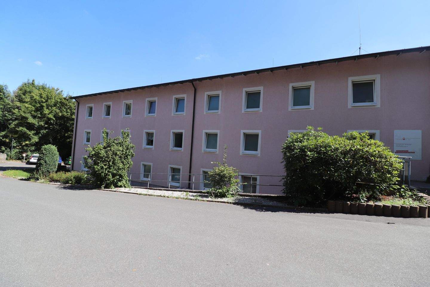 Vielfältige neue Nutzung – Liegenschaft mit Park, 95213 Münchberg