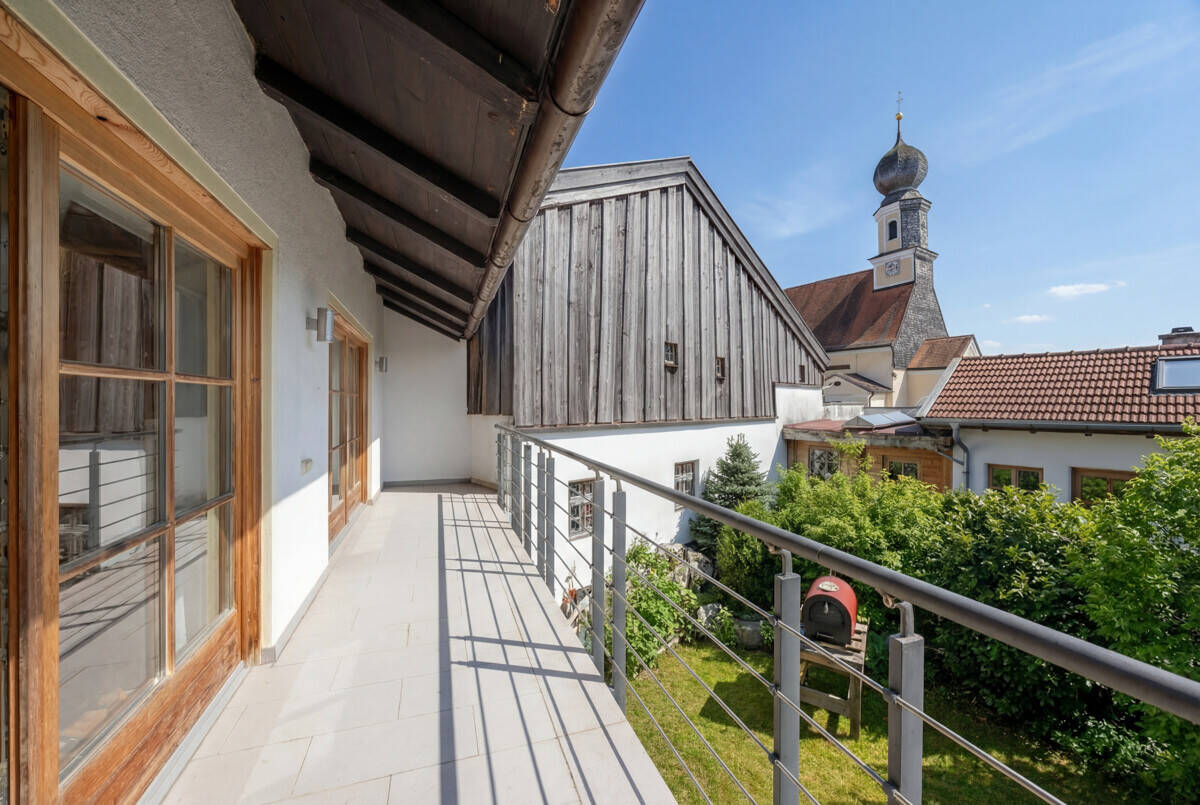 Leben, wo Geschichte wohnt – Maisonette mit Galerie im Herzen von Seeon, 83370 Seeon-Seebruck