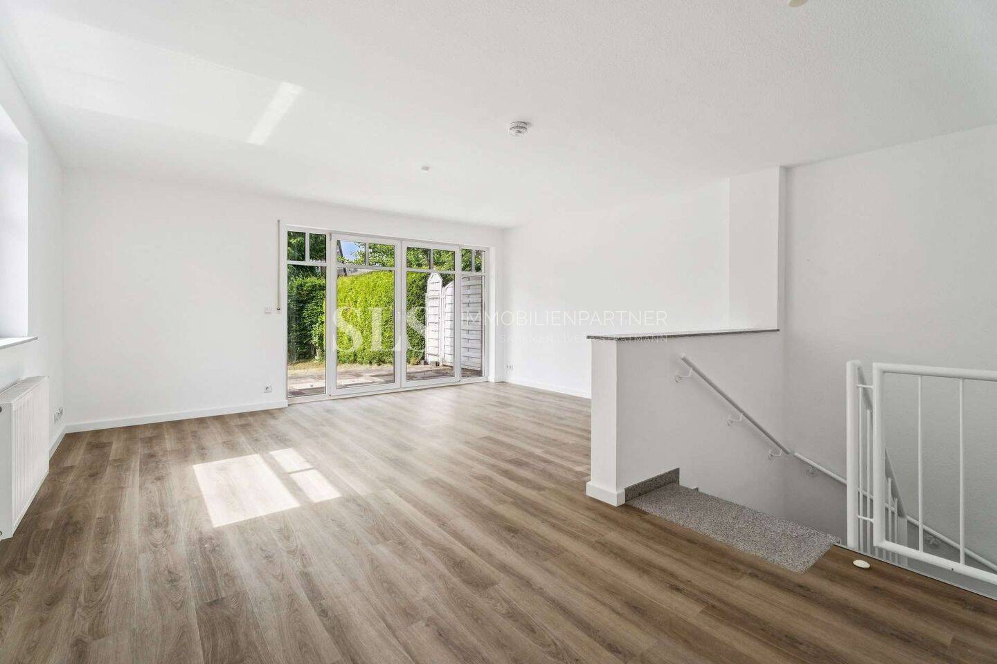 Wohnen wie im eigenen Haus – bezugsfreie Maisonette mit Garten, Garage und Privatzugang in Raesfeld, 46348 Raesfeld