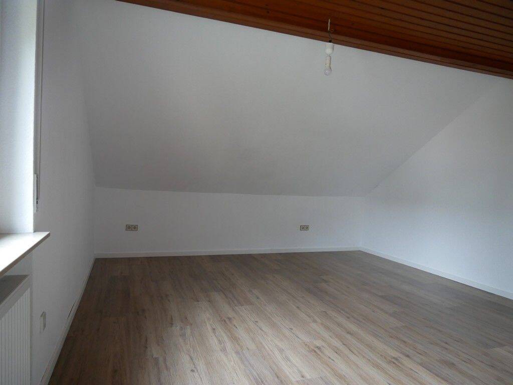 gepflegte 3-Zimmer-Eigentumswohnung mit Garage u. Stellplatz v. d. Garage in Bad Kissingen-Stadtteil, 97688 Bad Kissingen