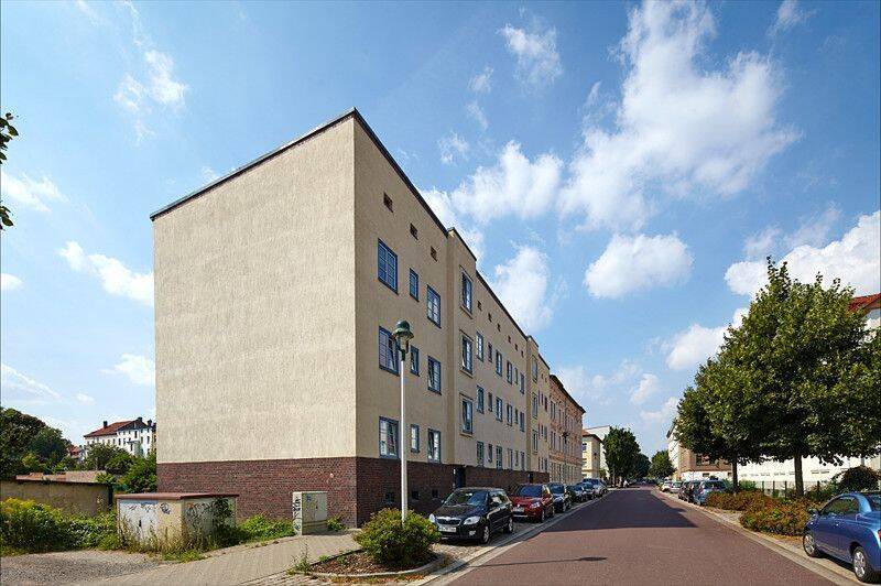 Alles was man braucht: ca 30 m2 Wohnzimmer+ ca 8,5 m2 großem Balkon! – Magdeburg – Vorschaubild 8
