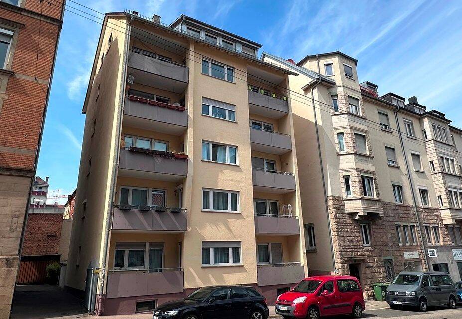 „3-Zi.-DG-Wohnung mit Weitblick in Top Lage von Stuttgart West – Nähe Hölderlinplatz“