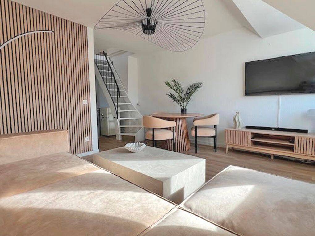 Renovierte Dachgeschosswohnung mit Westbalkon, 25980 Sylt