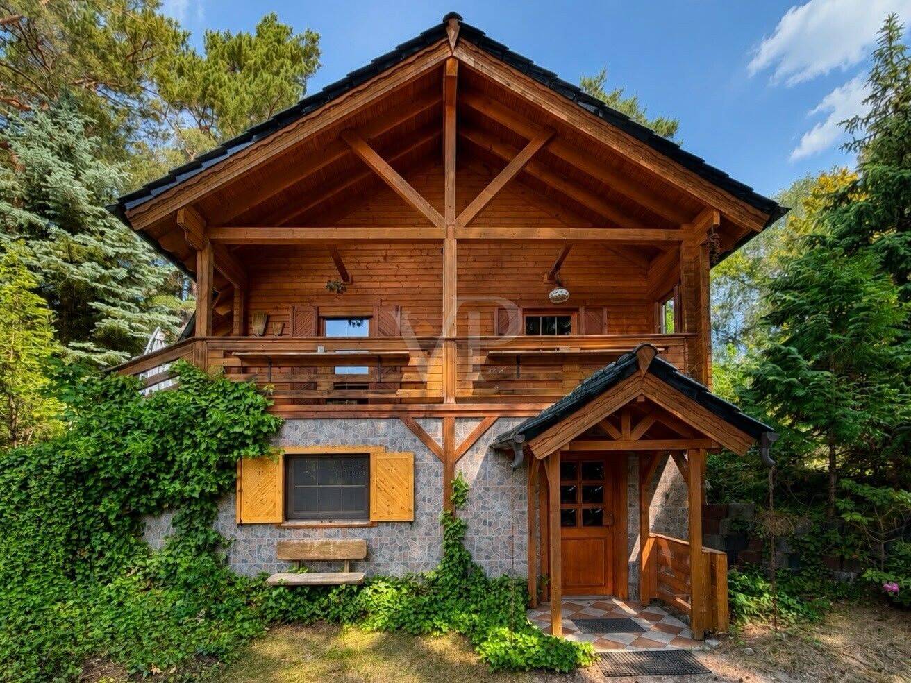 Vielseitiges Gebäudeensemble aus Holzhaus, wohnlich ausgebauter Finnhütte und Nebengelass mit Sauna, 15827 Blankenfelde-Mahlow