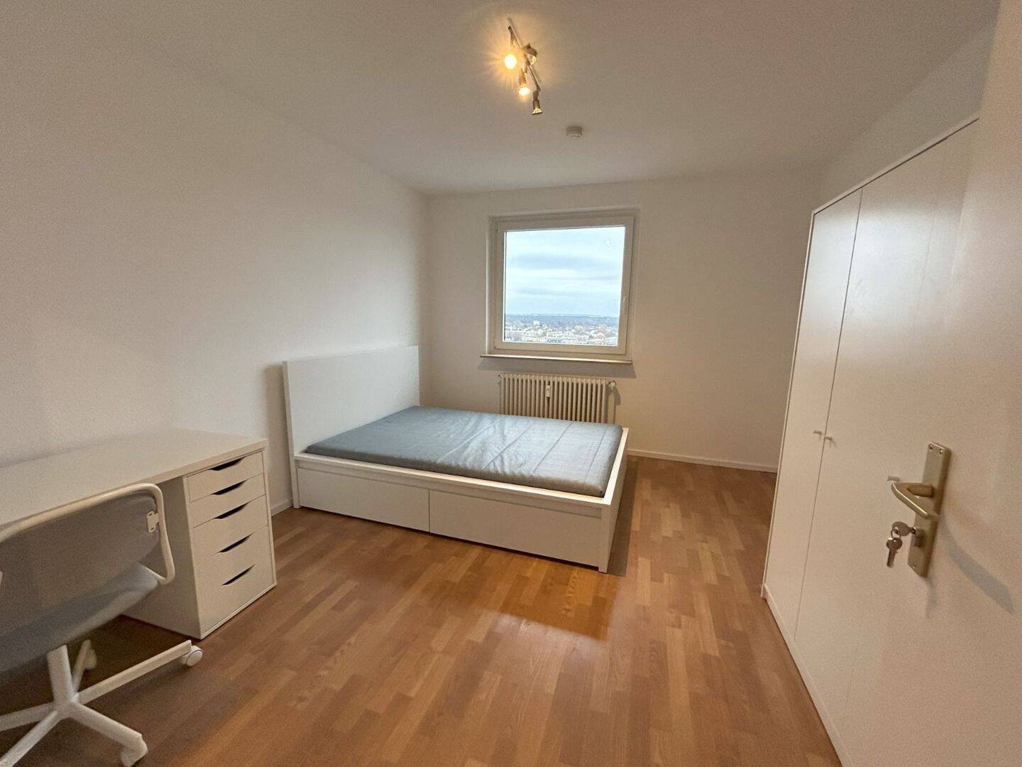 Modernes WG-Zimmer in Frankfurt Niederrad – sofort verfügbar!, 60528 Frankfurt am Main (Niederrad Sachsenhausen Schwanheim)