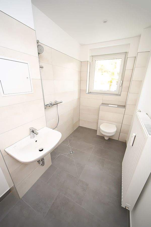 Erdgeschosswohnung mit ebenerdiger Dusche und Balkon, 6295 Bornstedt