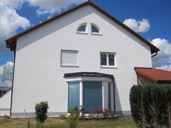 Ohne Maklercourtage!  Charmante Doppelhaushälfte in zentraler Lage in Eitensheim!, 85117 Eitensheim