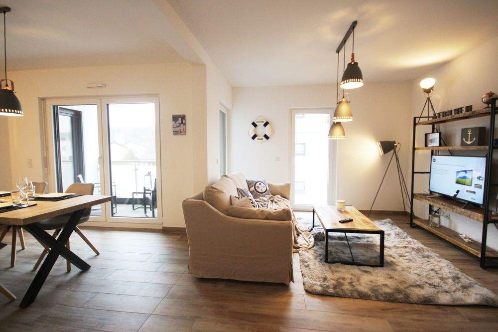 Neubau  Hell und modern eingerichtete Wohnung mit Balkon, 66129 Saarbrücken