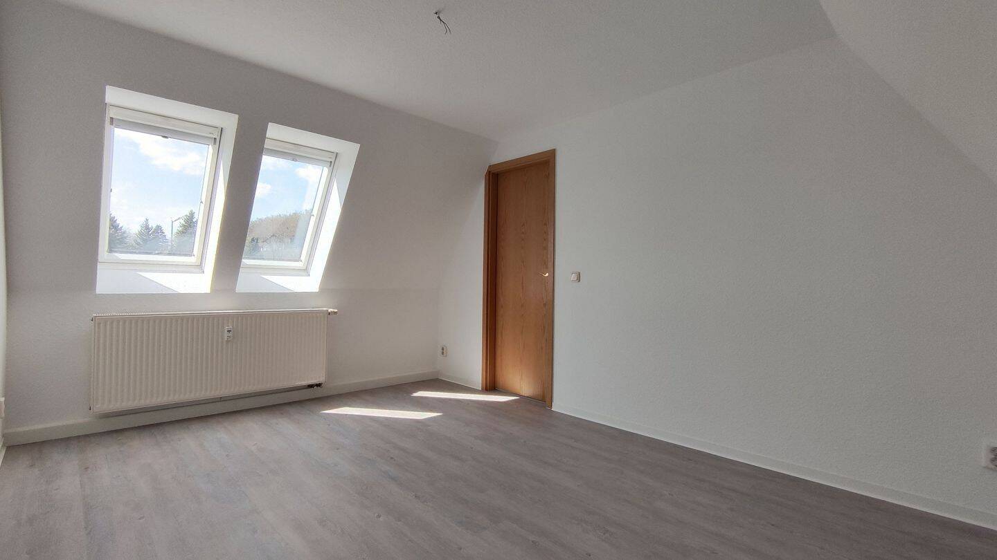 Dachgeschosswohnung mit 2 Zimmern und modernem Bad in Rastenberg, 99636 Ostramondra