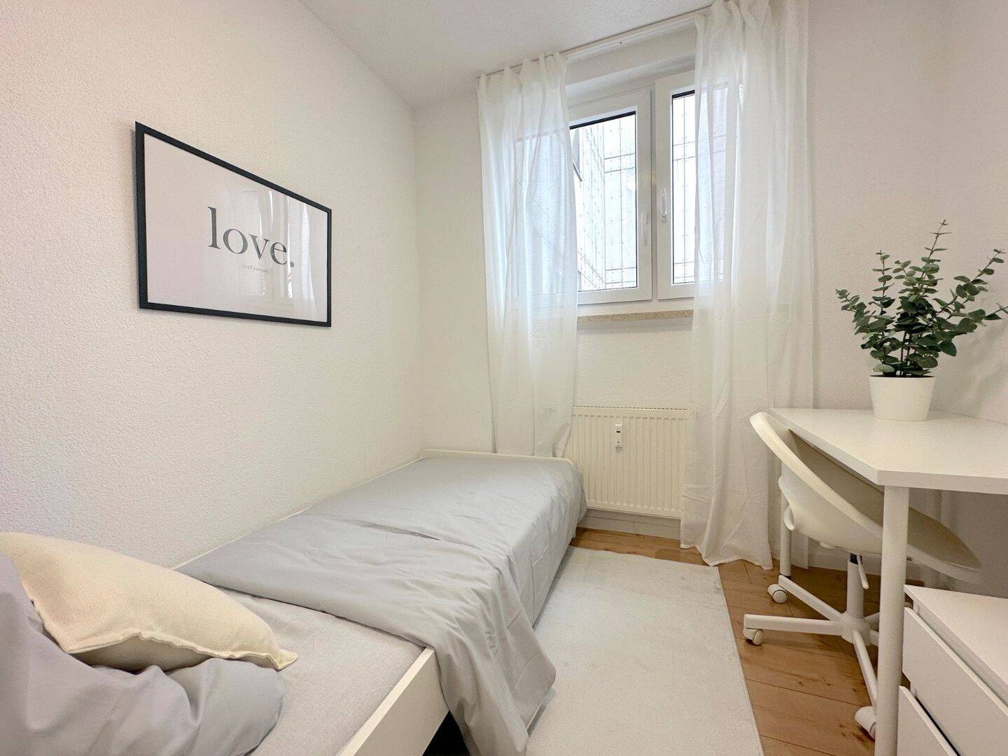 ?? Zimmer frei in 4er-WG – Luthmerstraße 53, Frankfurt am Main – ab dem 01.09, 65934 Frankfurt am Main (Höchst Nied)
