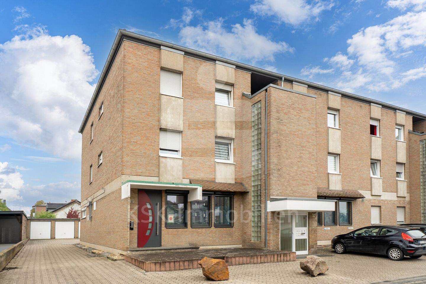 Wohn-Unikat: Maisonette-Wohnung mit Industrieflair und Kegelbahn, 50189 Elsdorf