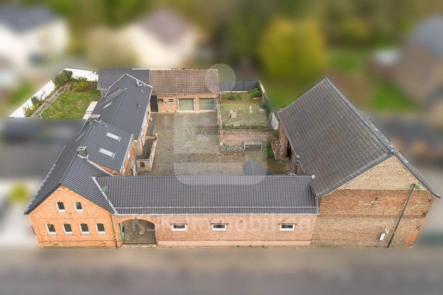 Schöner denkmalgeschützter Vierkanthof mit viel Ausbaupotenzial !, 50170 Kerpen