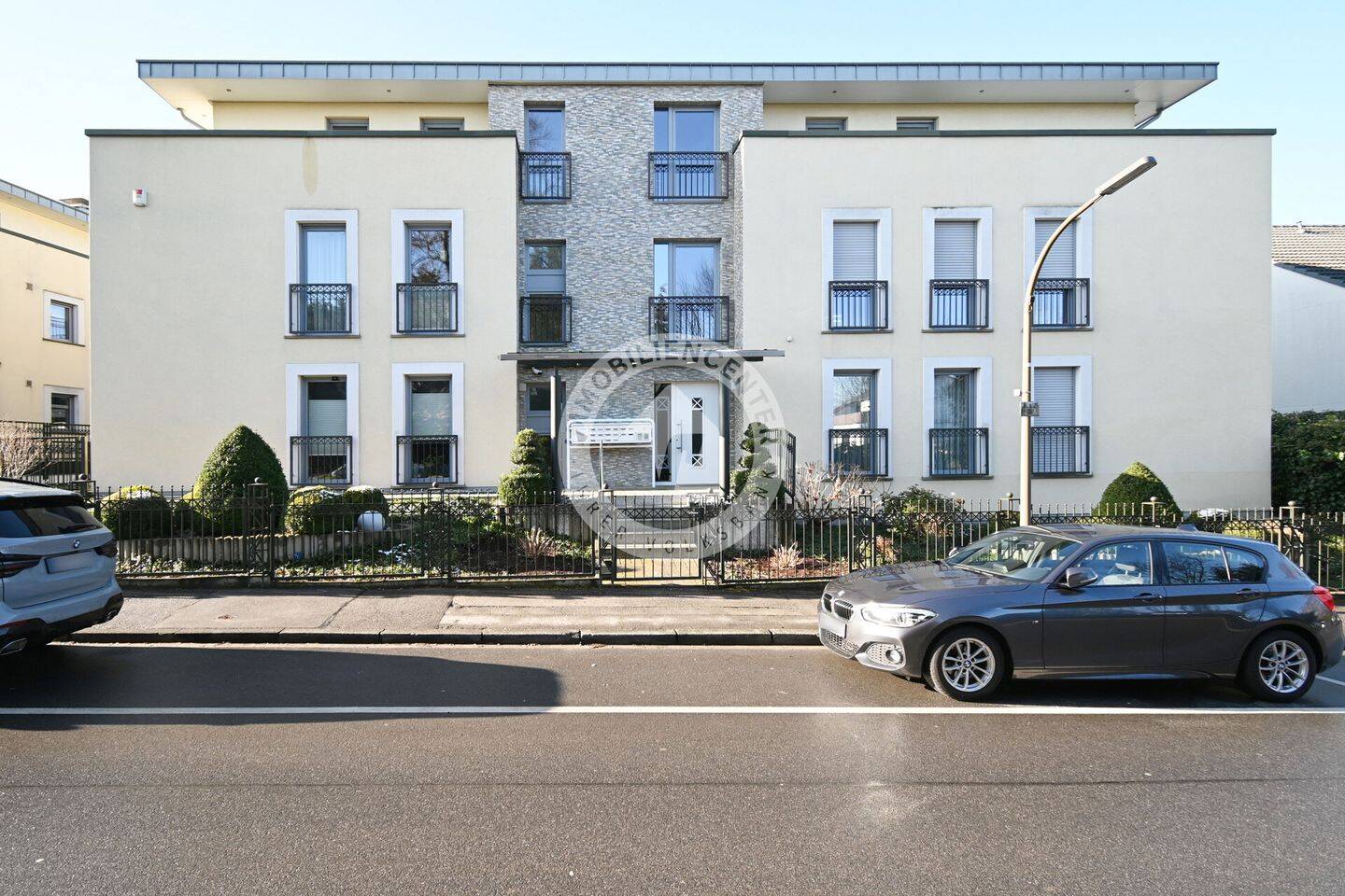 Vermietete Erdgeschosswohnung mit Terrasse in besonderer Lage!