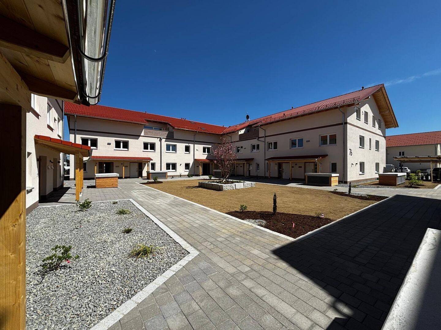 PROVISIONSFREI – Neubauwohnungen im Vierseithof Mankham: Whg. 1 – 4-Zi-Maisonette-Wohnung vor Alpen und Chiemsee – Eine Wohnung wie ein Haus, 84550 Feichten a.d. Alz