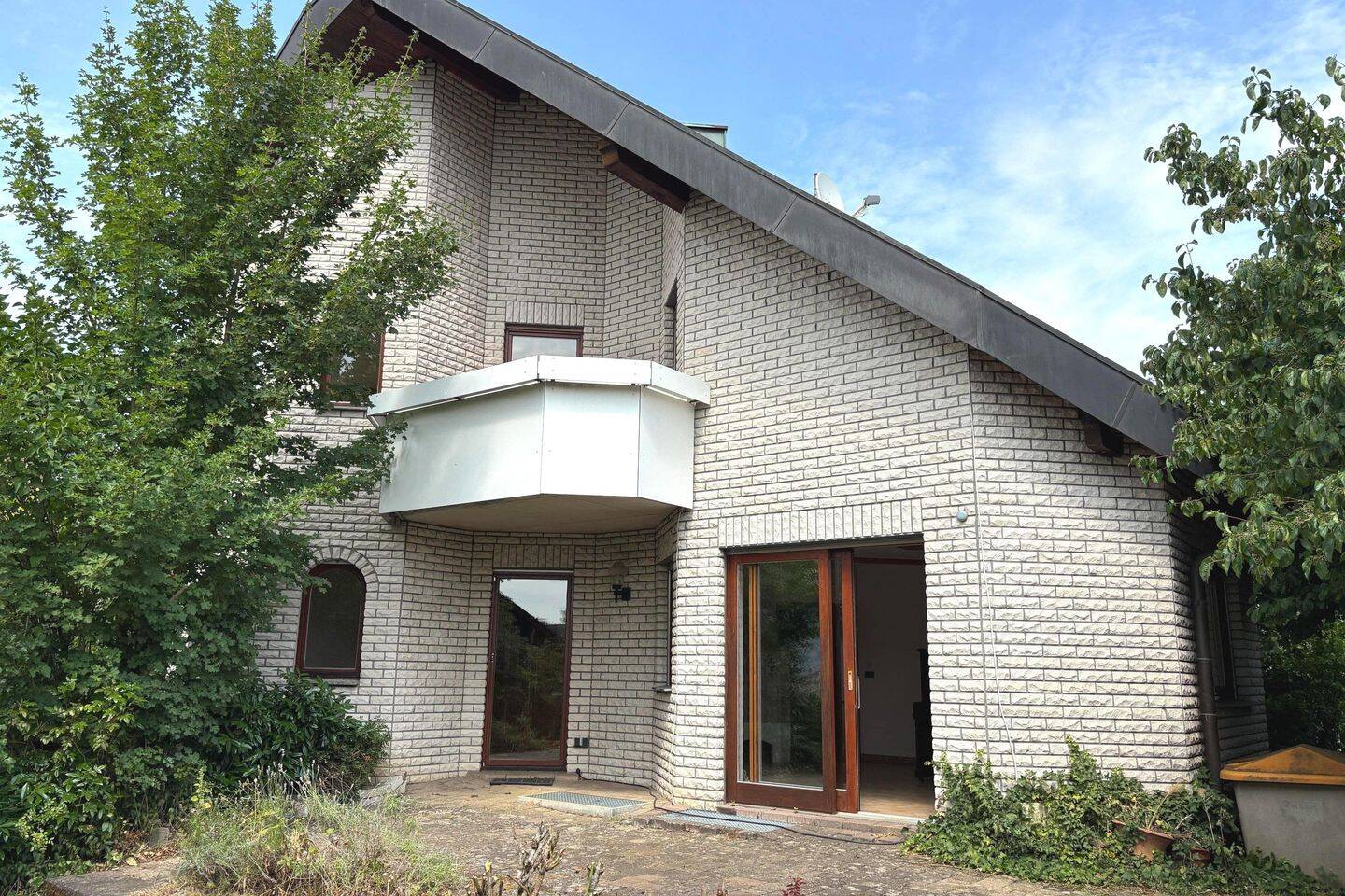 Großzügiges Einfamilienhaus mit Einliegerwohnung in schöner Wohnlage, 73553 Alfdorf