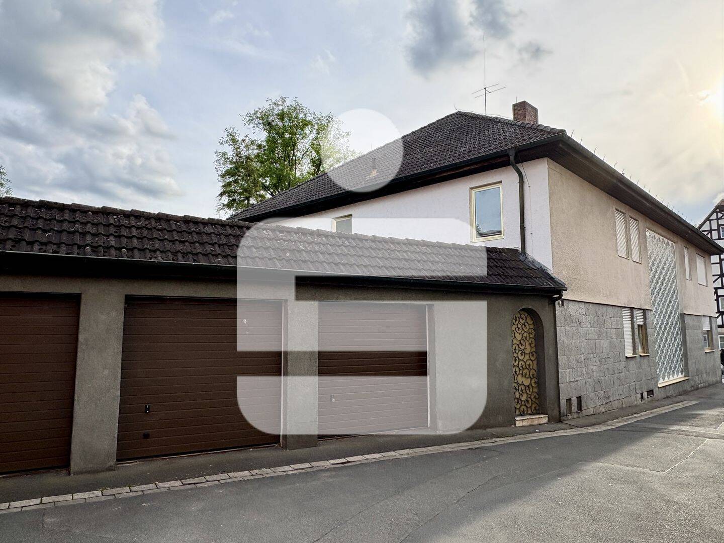 Wohnhaus mit Gewerbe im Herzen von ER-Bruck…Aufteiler, Projektentwickler, Eigennutzer aufgepasst, 91058 Erlangen (Bruck Eltersdorf Erlangen-Süd Sebaldussiedlung Tennenlohe)