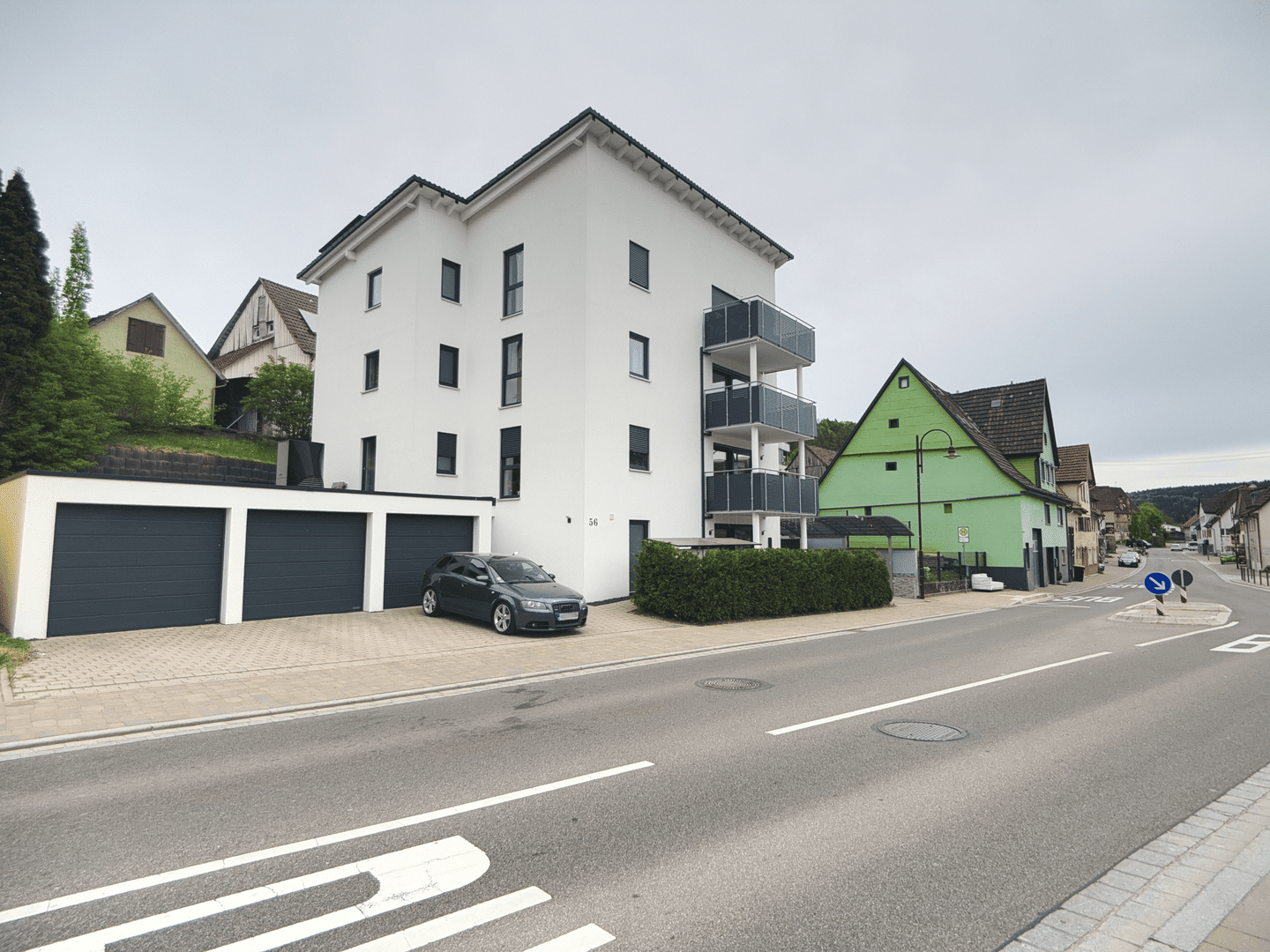 Provisionsfrei! Moderne 4-Zimmer Wohnung mit EBK, Garage & Aufzug, 72221 Haiterbach