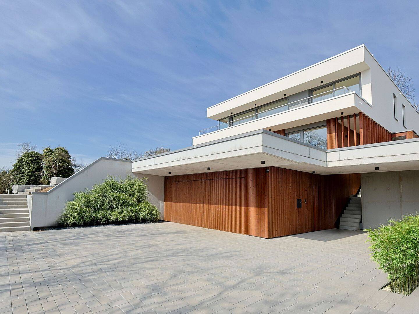 Architektur-Juwel am Naturschutzgebiet: High-End-Neubauvilla mit atemberaubendem Panoramablick und XL-Garage, 71686 Remseck am Neckar