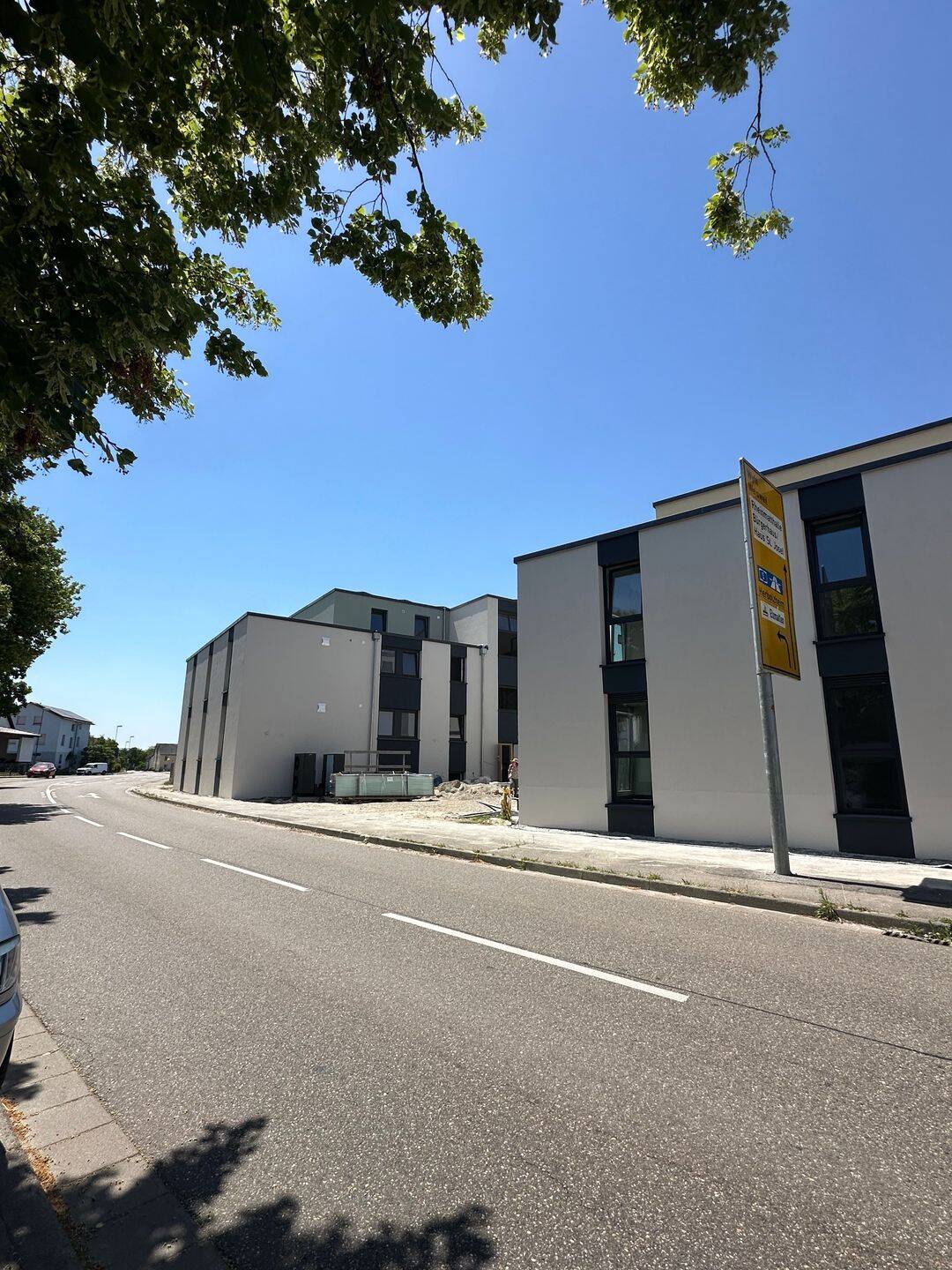 NEUBAU – Modernes und mietpreisgebundenes Wohnen in Rheinhausen! *WBS erforderlich*, 79365 Rheinhausen