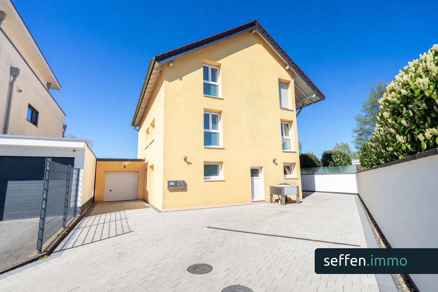 Familienfreundliche Doppelhaushälfte mit Garten, Garage und Wärmepumpe in Köln-Lövenich, 50859 Köln (Lindenthal Lövenich Weiden Widdersdorf)