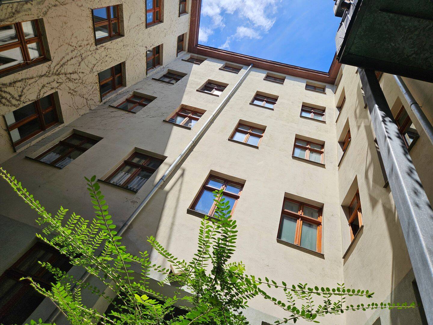 Mit Video: Frisch saniert – 2-Raumwohnung mit Südwest-Balkon – 39112 Magdeburg – Bild 1 von 1