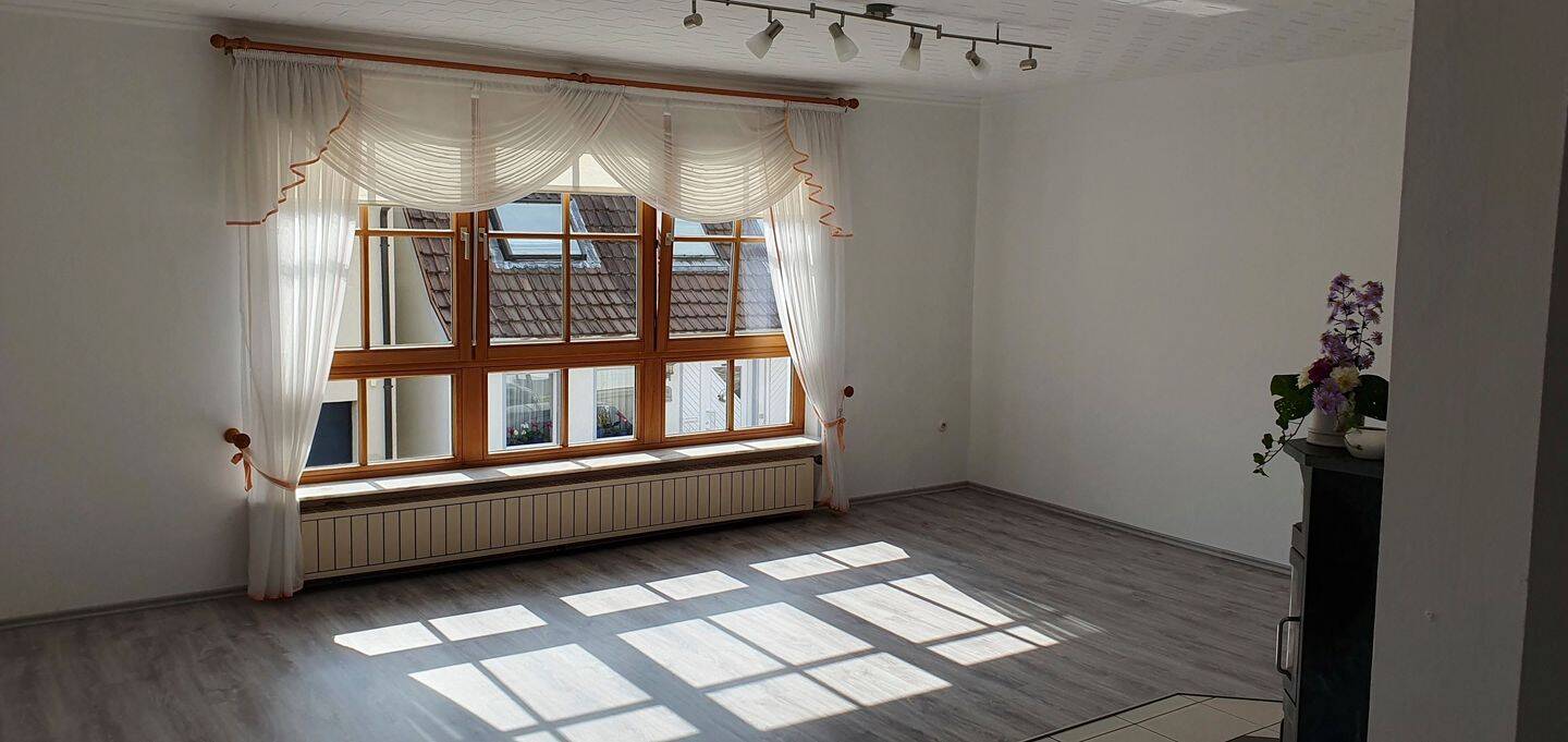 großzügige Wohnung in zentraler Lage, 78564 Reichenbach am Heuberg