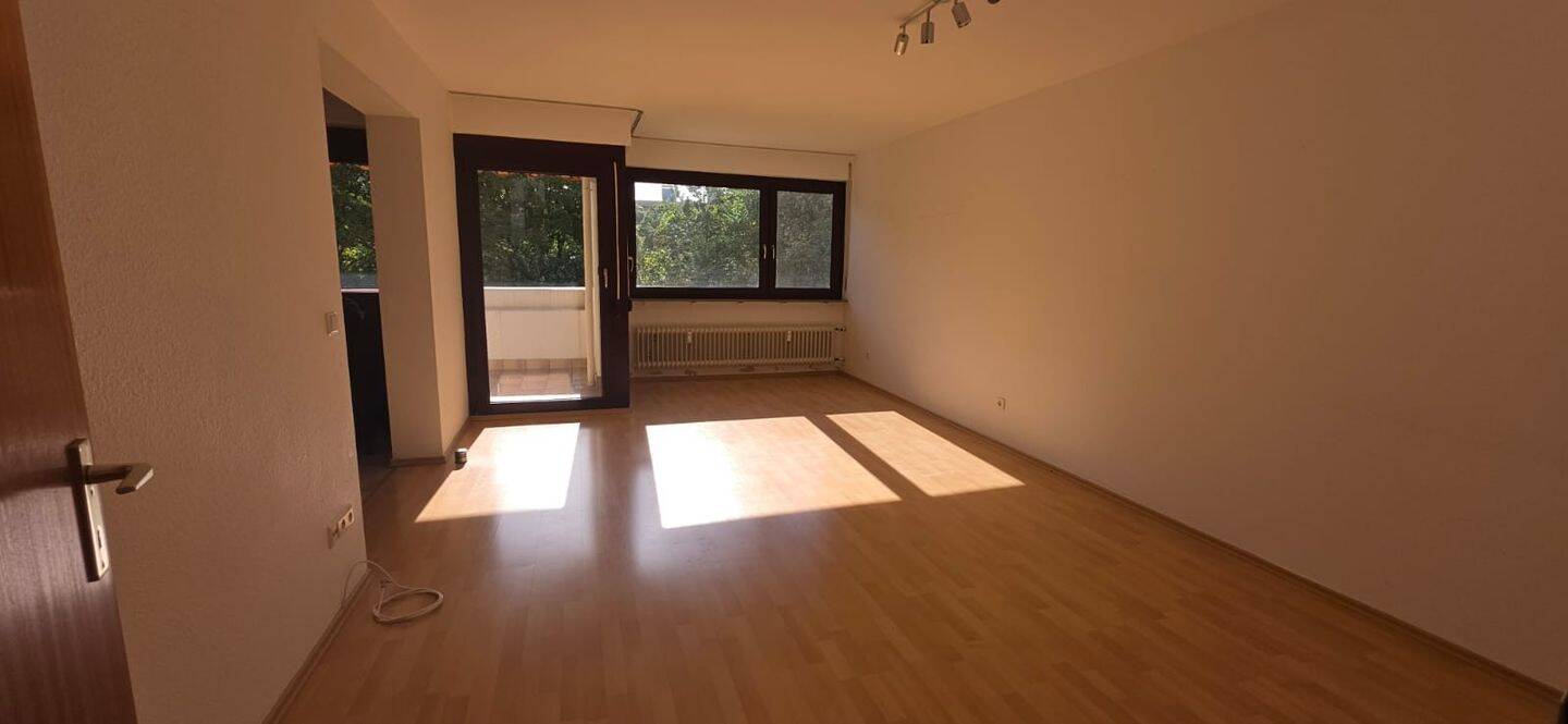 Helle 2-Zimmer-Wohnung mit Einbauküche, Tiefgaragenstellplatz und Keller, 70794 Filderstadt