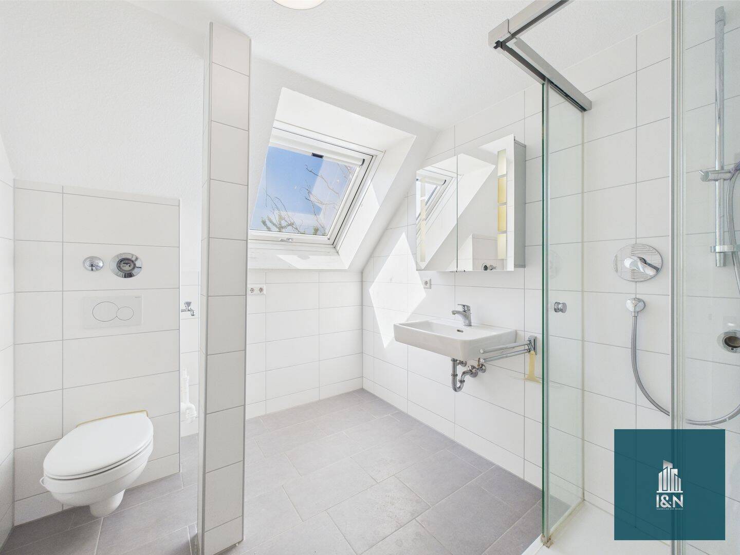 Renovierte 3,5-Zimmer Wohnung mit Außenstellplatz in der Neckarvorstadt, 70376 Stuttgart (Bad Cannstatt Burgholzhof Münster Zuffenhausen)