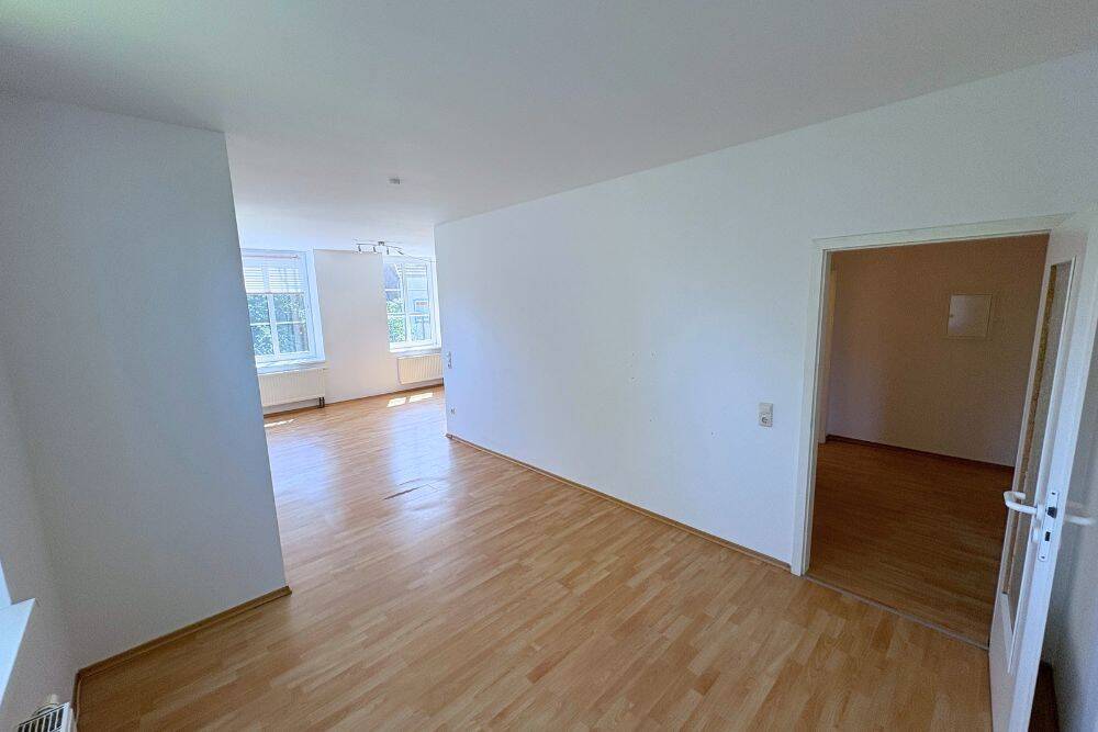 Bezugsfreie Eigentumswohnung mit Tiefgaragenstellplatz, 32816 Schieder-Schwalenberg