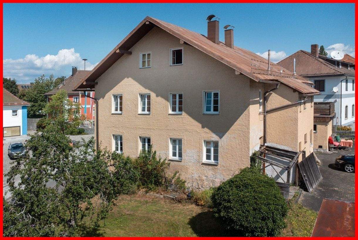 Wohnhaus mit Gewerbefläche in zentraler Lage in Frauenau, 94258 Frauenau